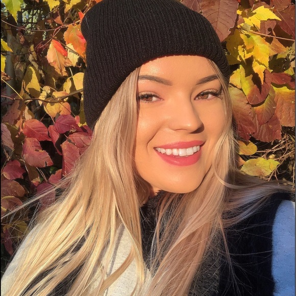 Meet your Posher, Haley - Picture 1 of 1